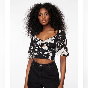 Dynamite sweetheart crop top